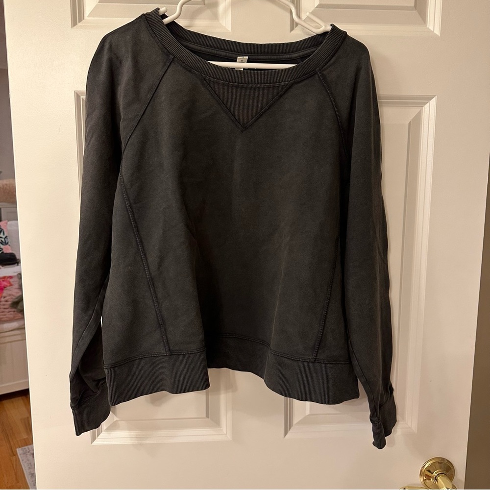 Lululemon cropped grey crewneck sweatshirt